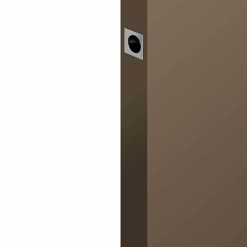 Zoom of our satin square finger pull